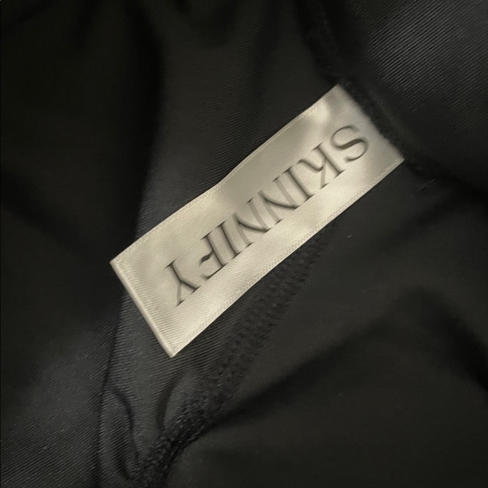 Women's Black Pants - Picture 9 of 10